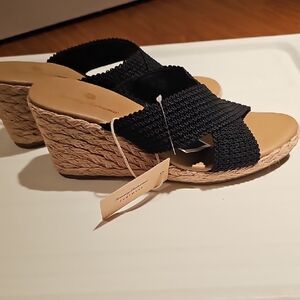 NWT Tommy Bahama Black Woven Wedge Sandals sz 7
